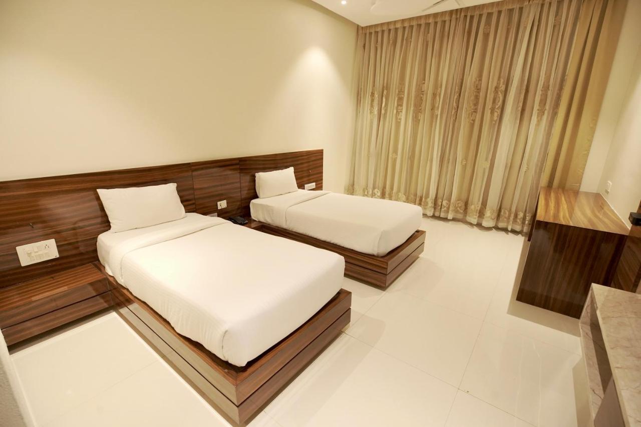 The Prime Park Hotel Amravati Eksteriør billede