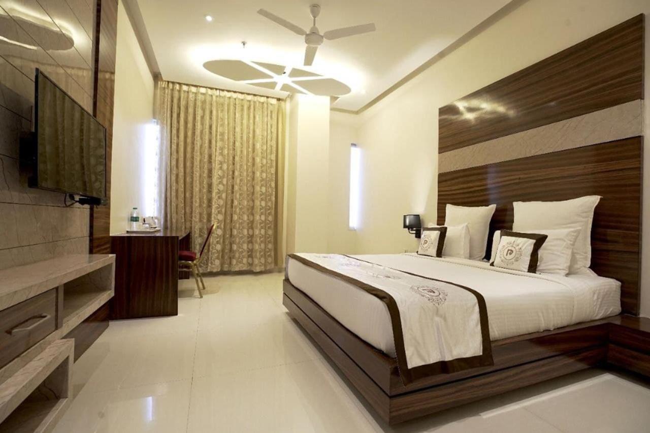 The Prime Park Hotel Amravati Eksteriør billede