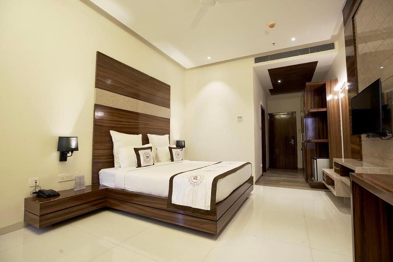 The Prime Park Hotel Amravati Eksteriør billede