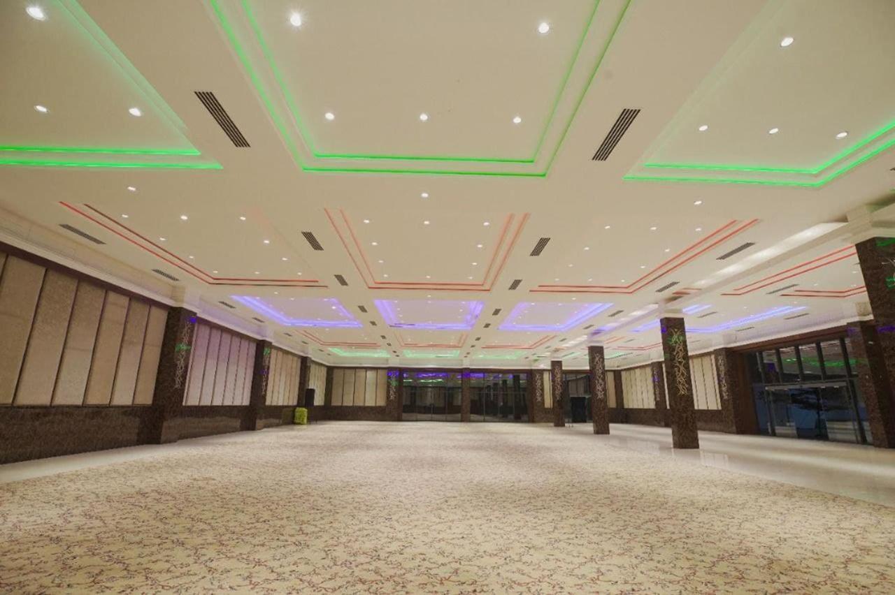 The Prime Park Hotel Amravati Eksteriør billede