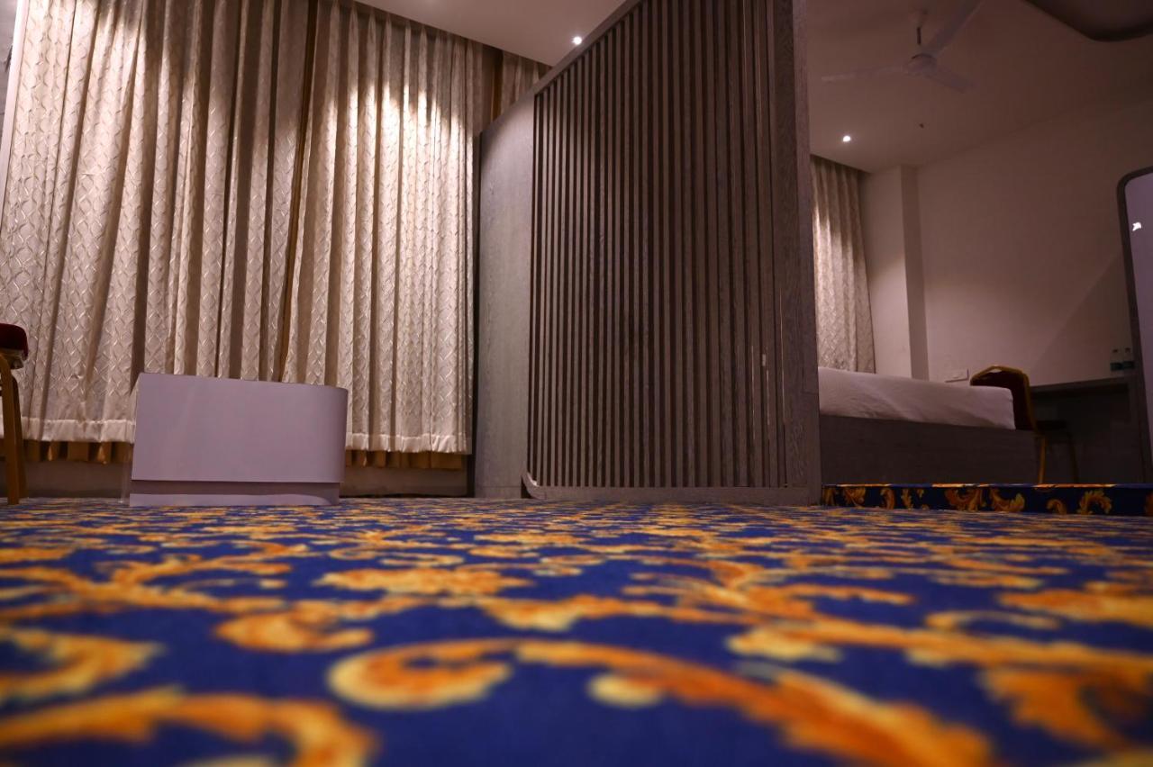 The Prime Park Hotel Amravati Eksteriør billede