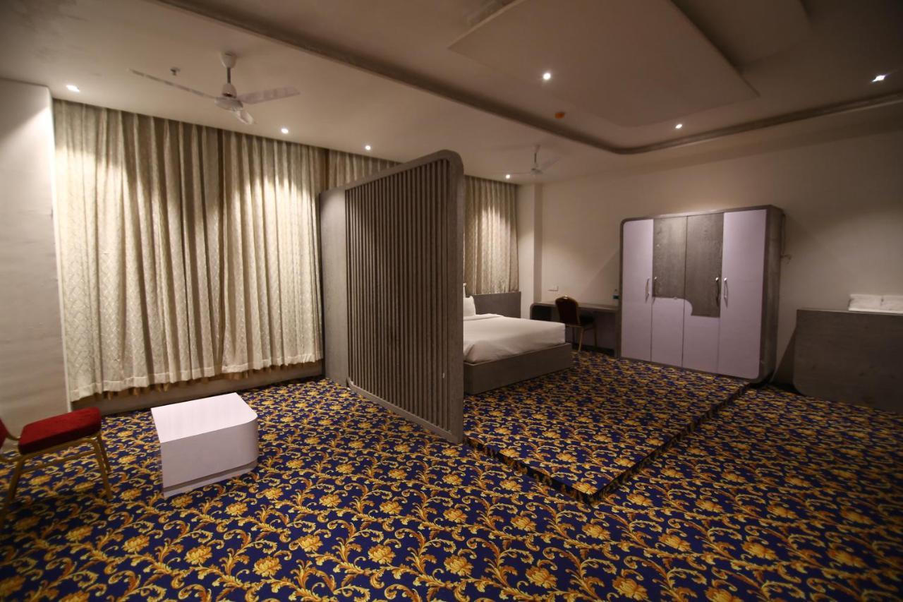 The Prime Park Hotel Amravati Eksteriør billede