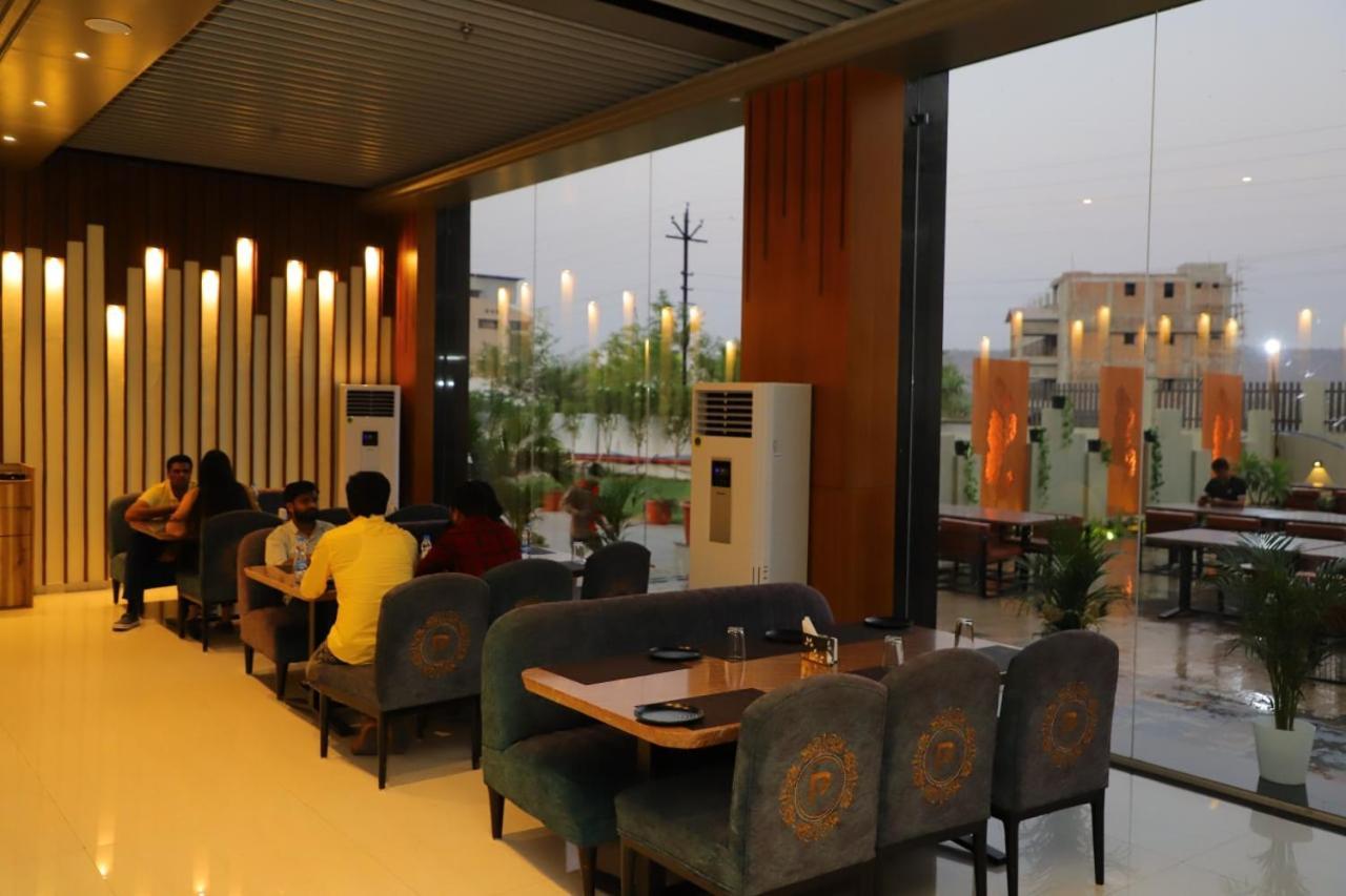 The Prime Park Hotel Amravati Eksteriør billede