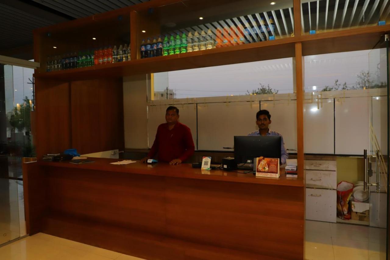 The Prime Park Hotel Amravati Eksteriør billede