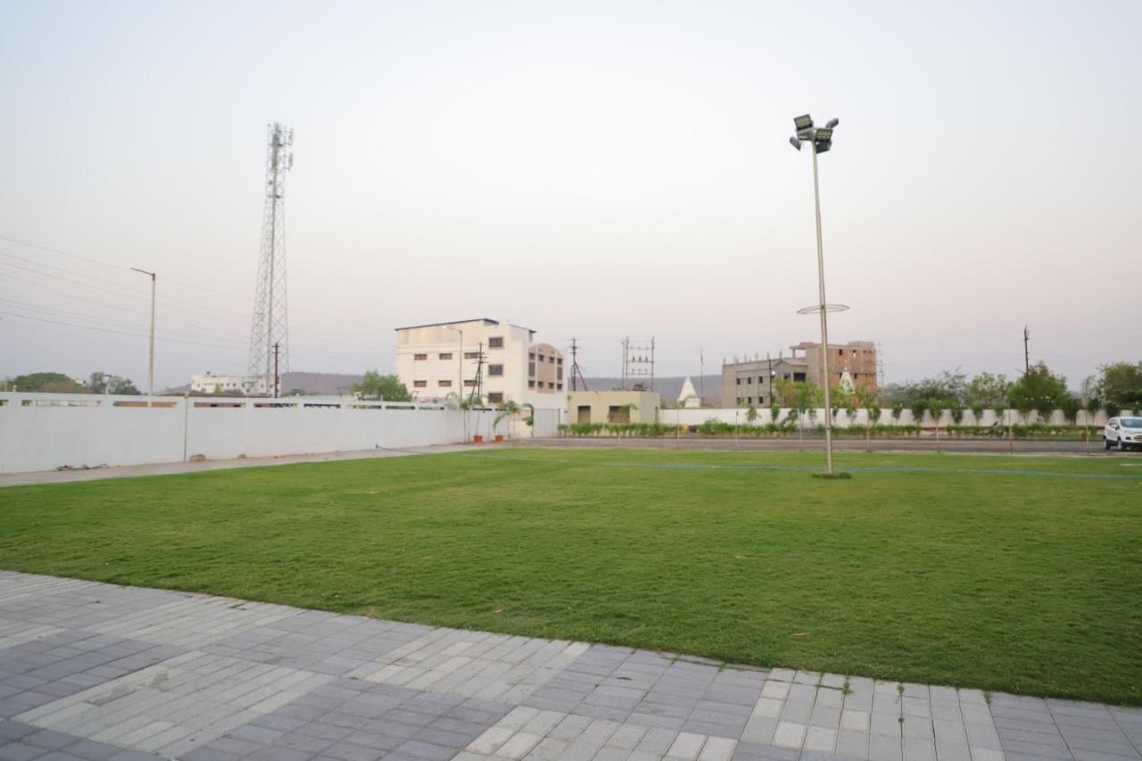 The Prime Park Hotel Amravati Eksteriør billede