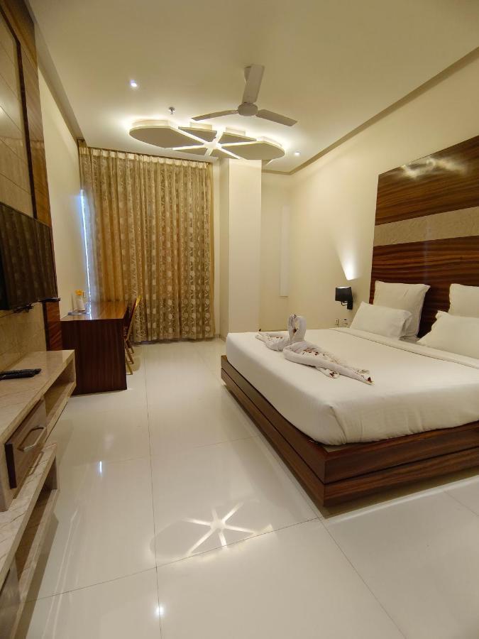 The Prime Park Hotel Amravati Eksteriør billede