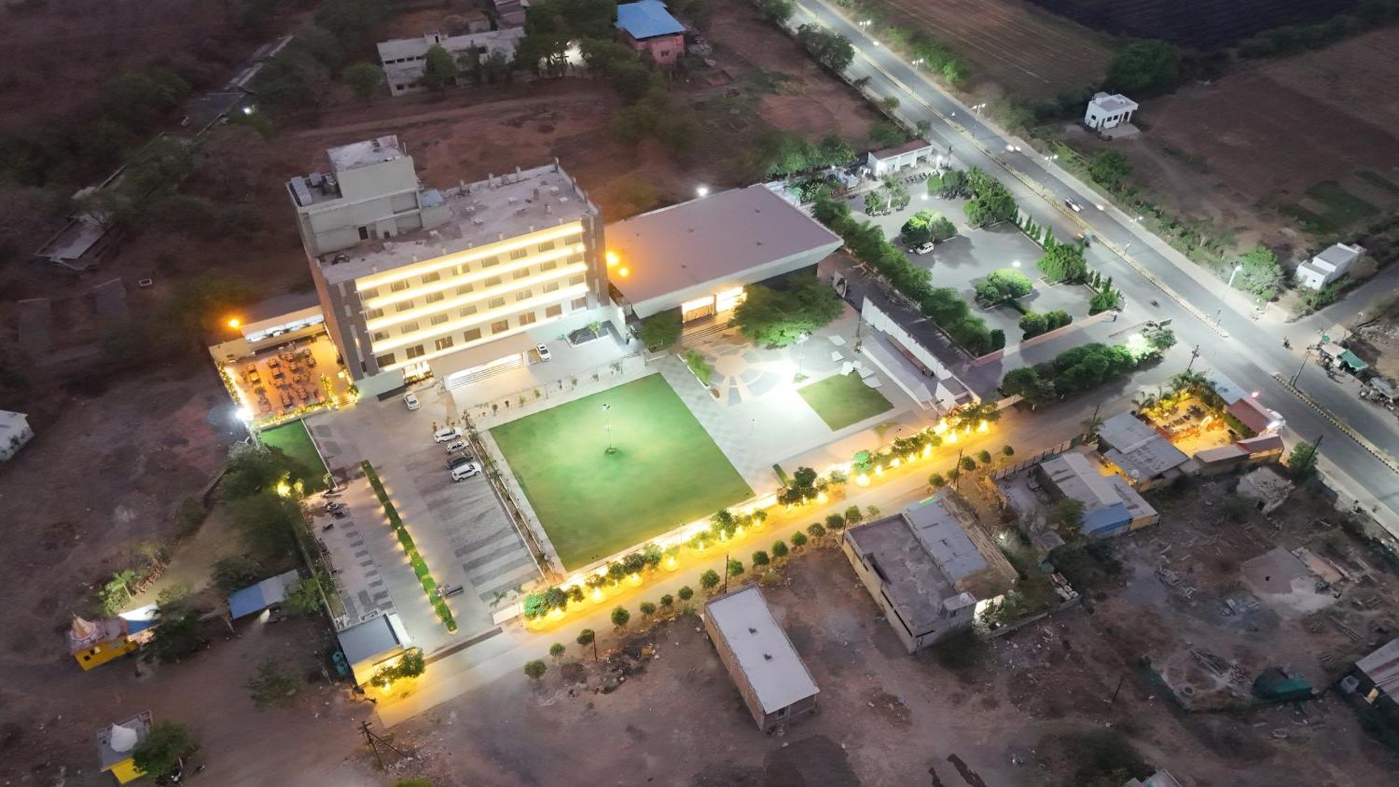 The Prime Park Hotel Amravati Eksteriør billede